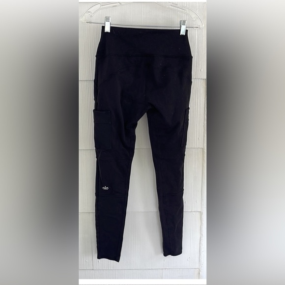 Alo Yoga High Waist Cargo Leggings - Picture 3 of 4